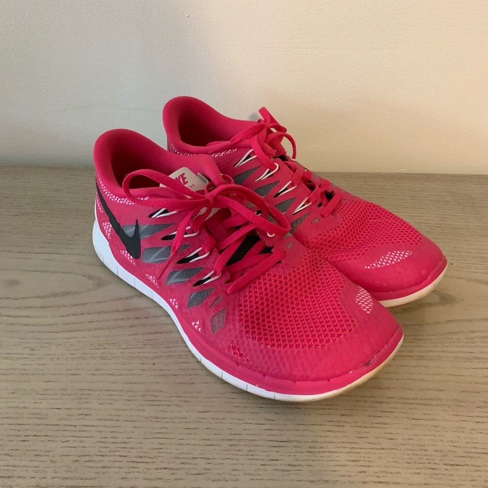 Nike tennis shoes